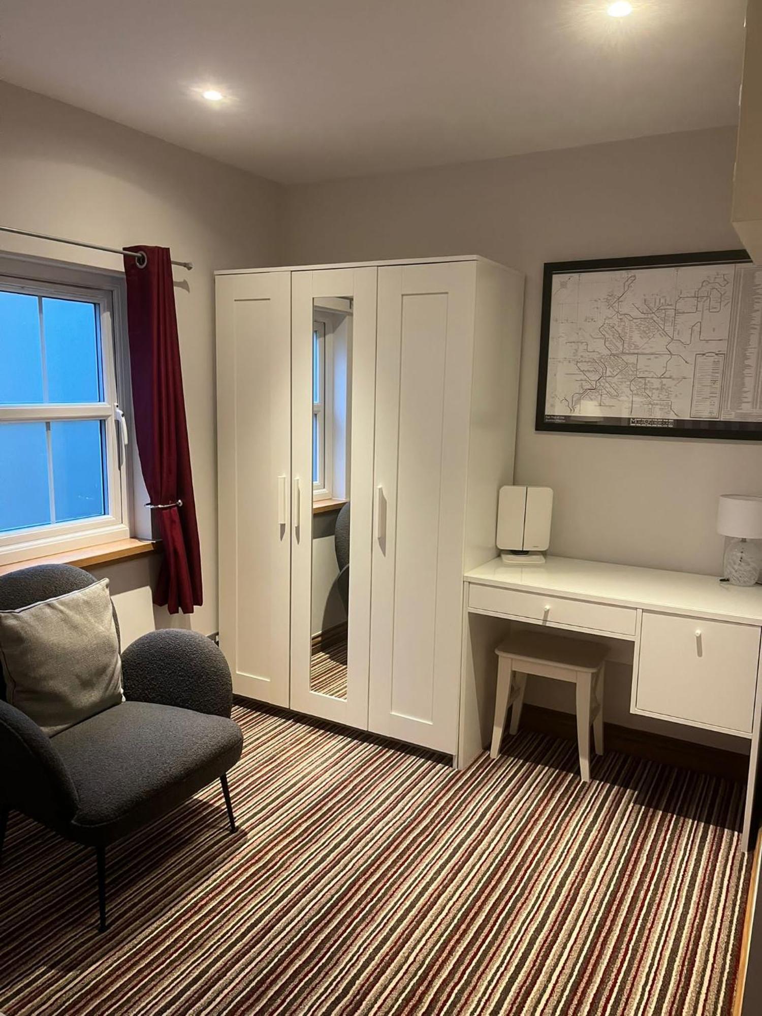River Hot Tub Apartment Drumnadrochit